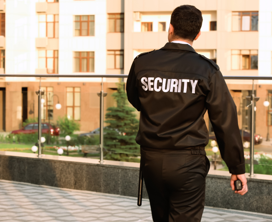 Security-guard-in-commercial-space