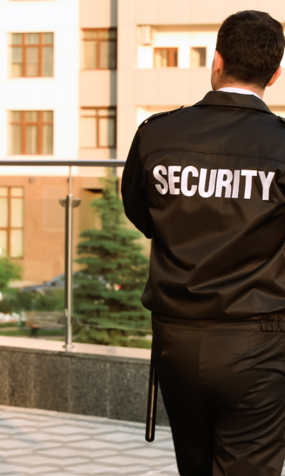 Security-guard-in-commercial-space